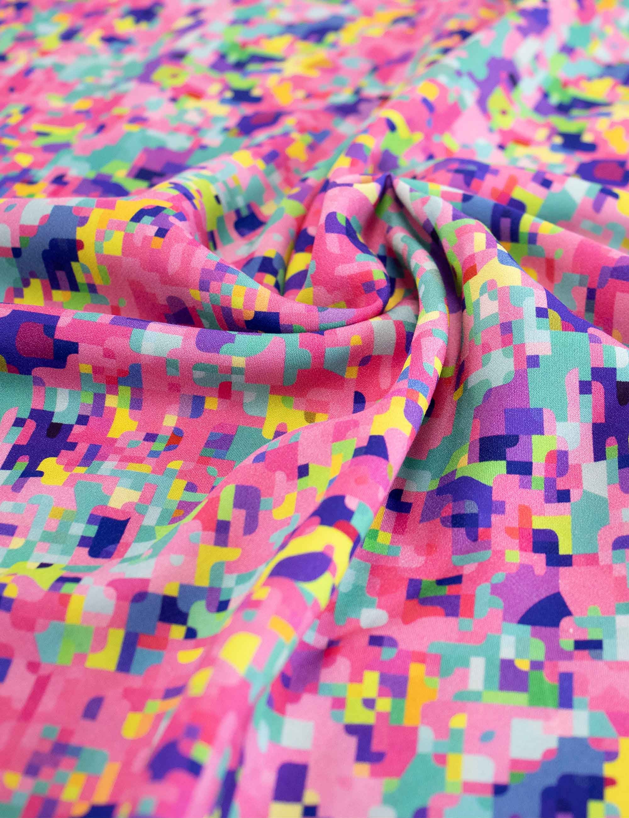 150cm Pixel Pop - Summer Lovin' Viscose