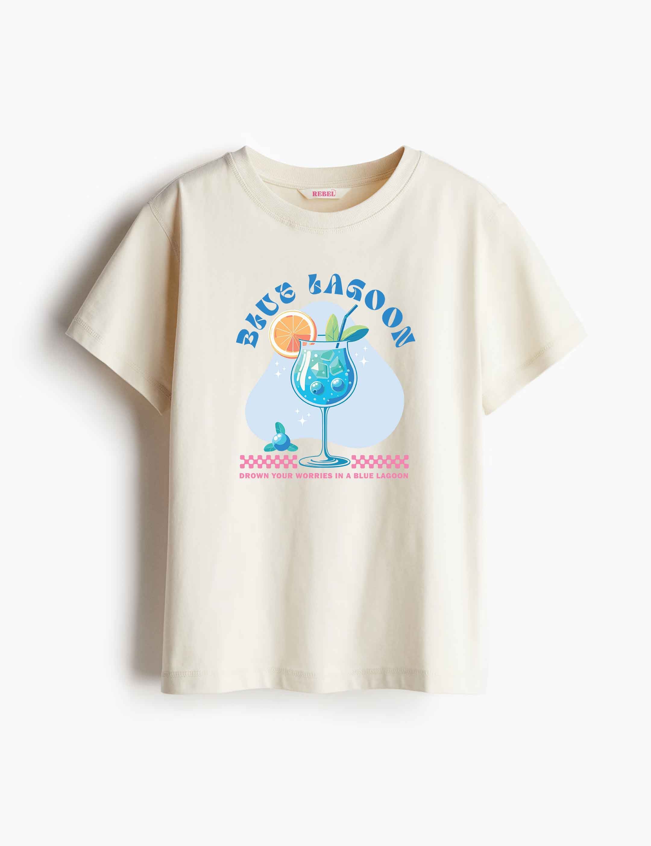Blue Lagoon – Cocktail Club – Strijktransfer – op een T-shirt