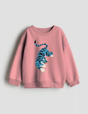 Blue Tiger Pounce - Carousel Clash – Strijktransfer – op een trui