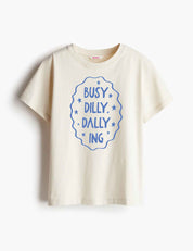 Busy Dilly Dallying - Hand Drawn – Strijktransfer – op een T-shirt