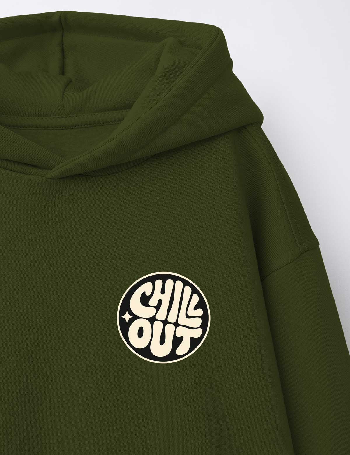 Chill Out – Good Mood Club – strijktransfer – op een trui (voorkant)