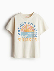 Forever Chasing Sunsets - Salt & Sun Club – Strijktransfer – op een T-shirt
