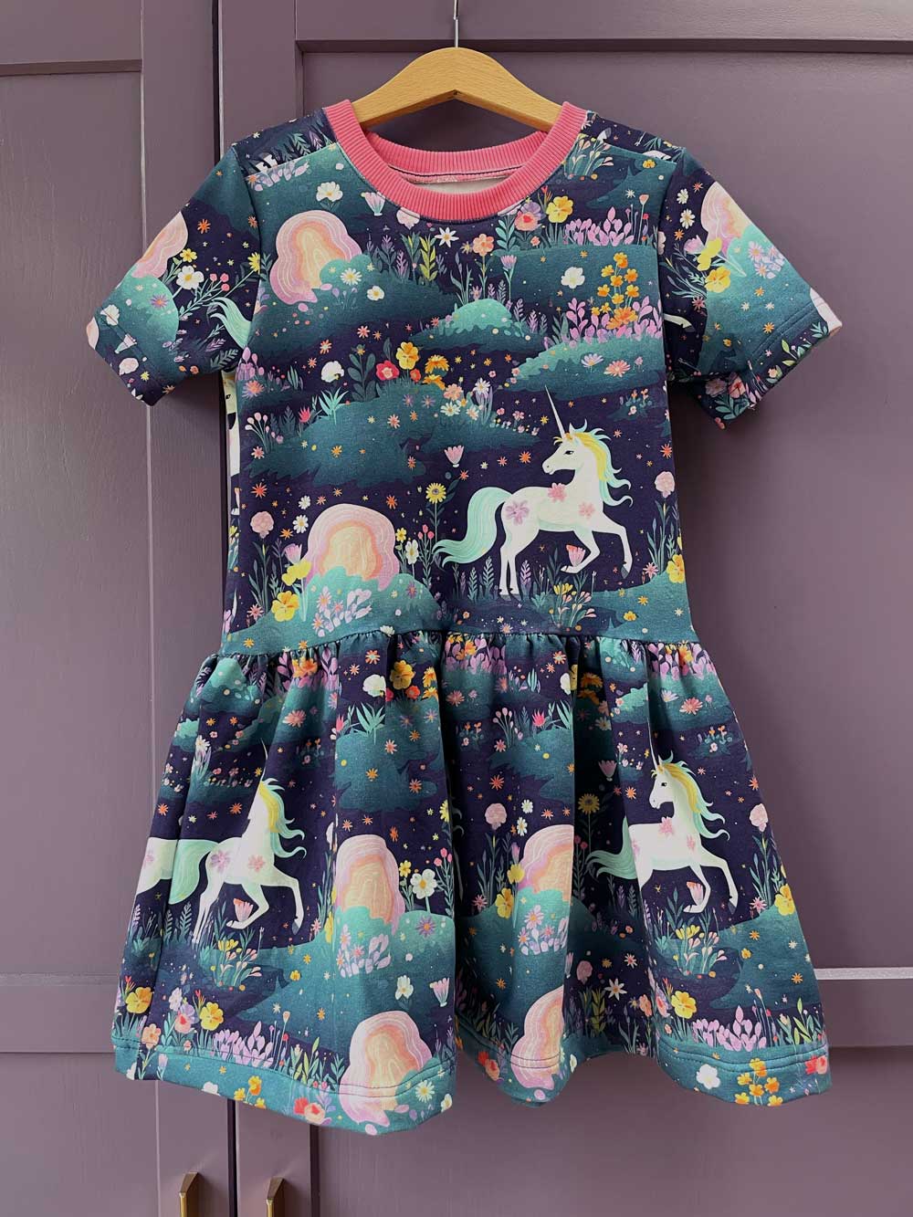 Unicorn Mystic Meadow – French Terry stof – 170 cm breed – verwerkt in een T-shirt