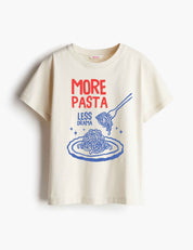 More Pasta Less Drama - Hand Drawn – Strijktransfer – op een T-shirt