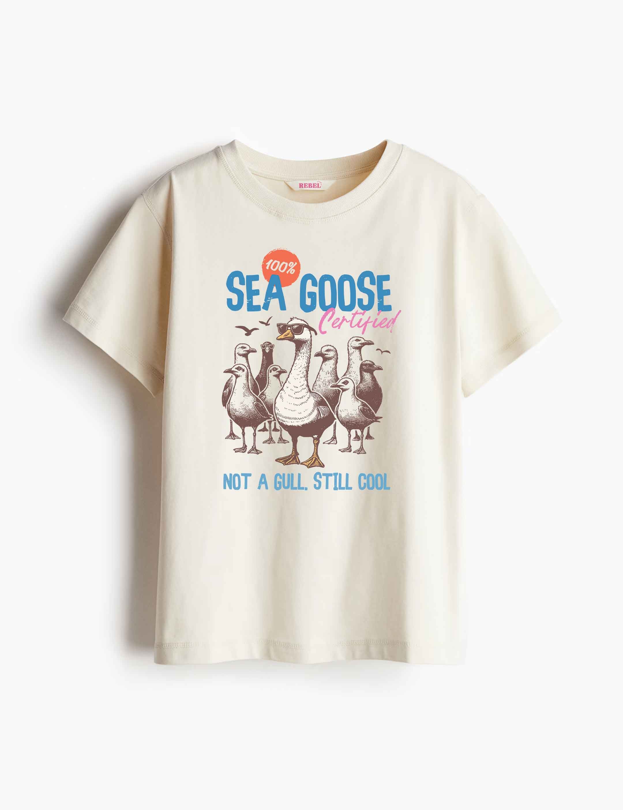 Sea Goose Certified – Summer Goose Club – Strijktransfer – op een T-shirt