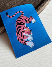 Tiger XXL | Woven sew-in label