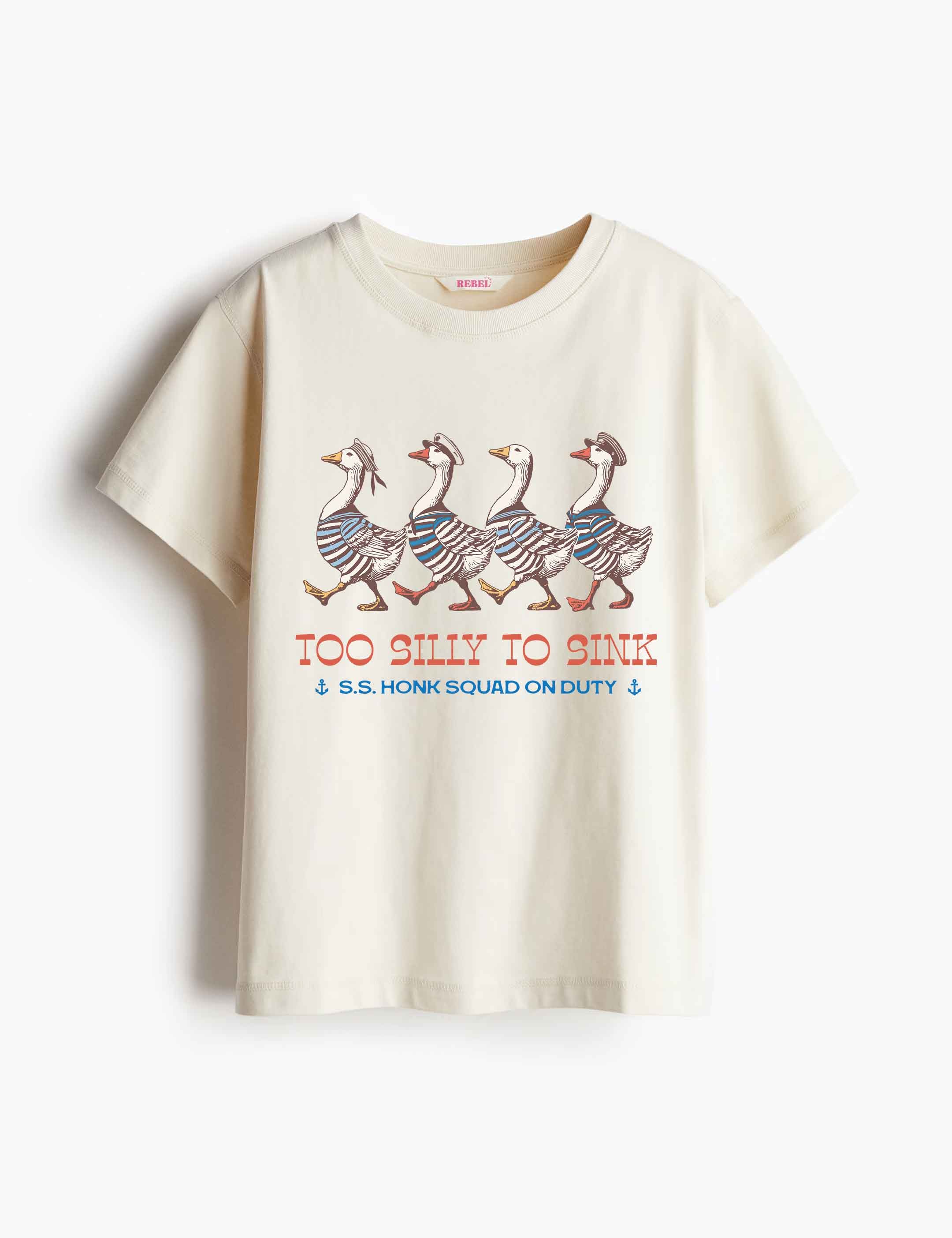 Too Silly To Sink – Summer Goose Club – Strijktransfer – op een T-shirt
